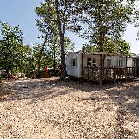 Camping Lou Cantaire Hotel Fayence Bagian luar foto