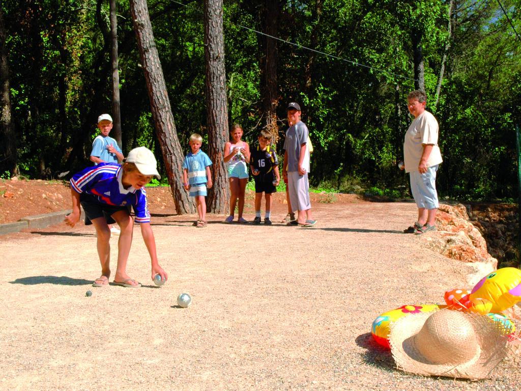 Camping Lou Cantaire Hotel Fayence Bagian luar foto